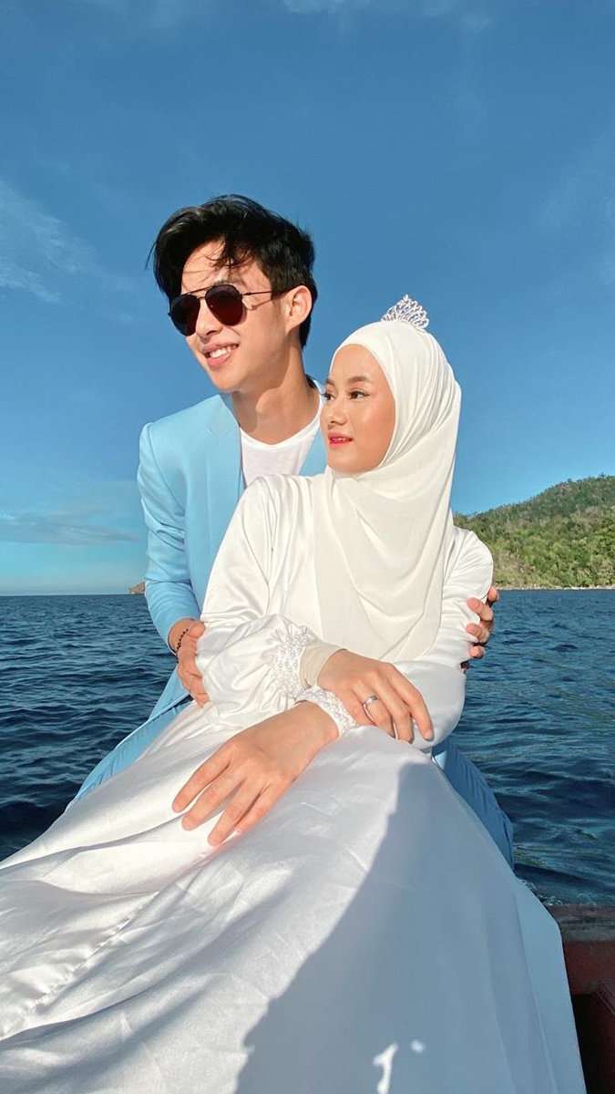 Gaya pemotretan Dinda Hauw & Ray Mbayang di Pantai, Bikin Iri!