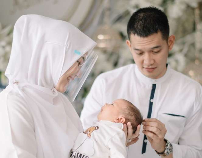 5 Potret Aqiqah Megah nan Khidmat Anak Citra Kirana & Rezky