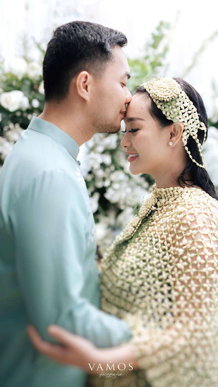 5 Momen Siraman 7 Bulanan Zaskia Gotik