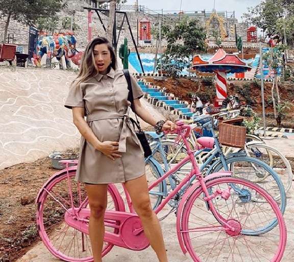 Cantik Mempesona Potret Jennifer Bachdim Hamil Anak Ketiga