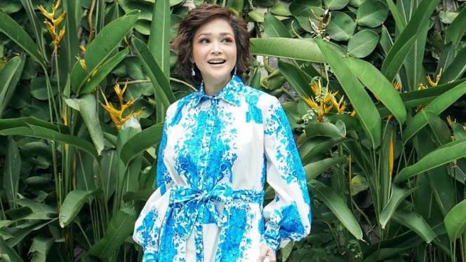 Lebih Fresh, 5 Potret Maia Estianty dengan Gaya Rambut Pendek 