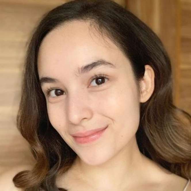 Idaman! 5 Potret Cantiknya Chelsea Islan dengan Makeup Natural