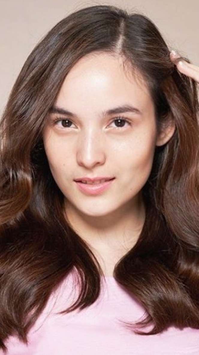 Idaman! 5 Potret Cantiknya Chelsea Islan dengan Makeup Natural