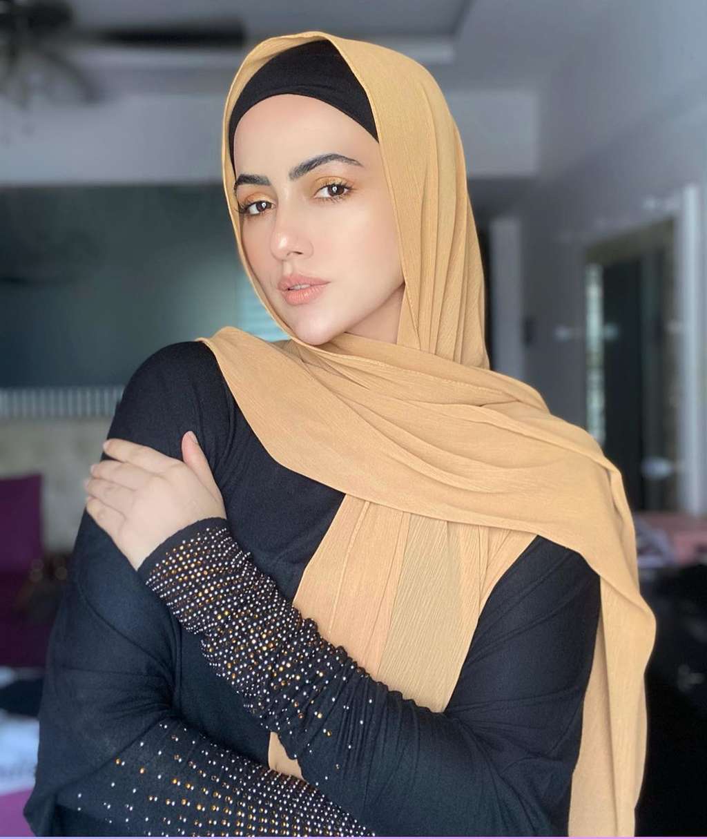 5 Seleb Bollywood Pamit dari Dunia Hiburan untuk Dalami Agama