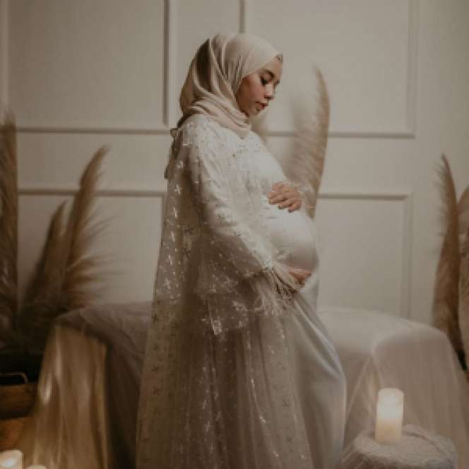 5 Potret Maternity Selebgram Berhijab, Stunning Banget!