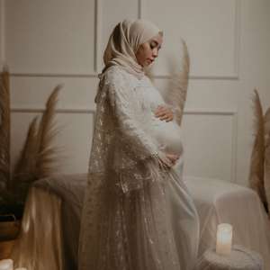 5 Potret Maternity Selebgram Berhijab, Stunning Banget!