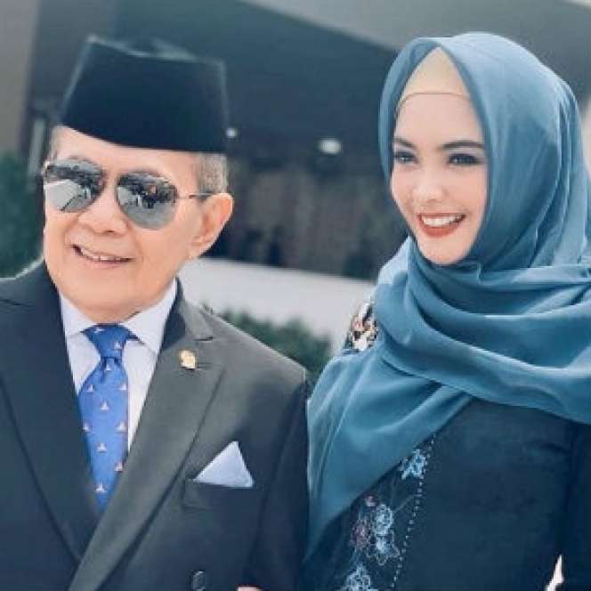 Potret Artis 90-an yang Menikah dengan Pejabat 