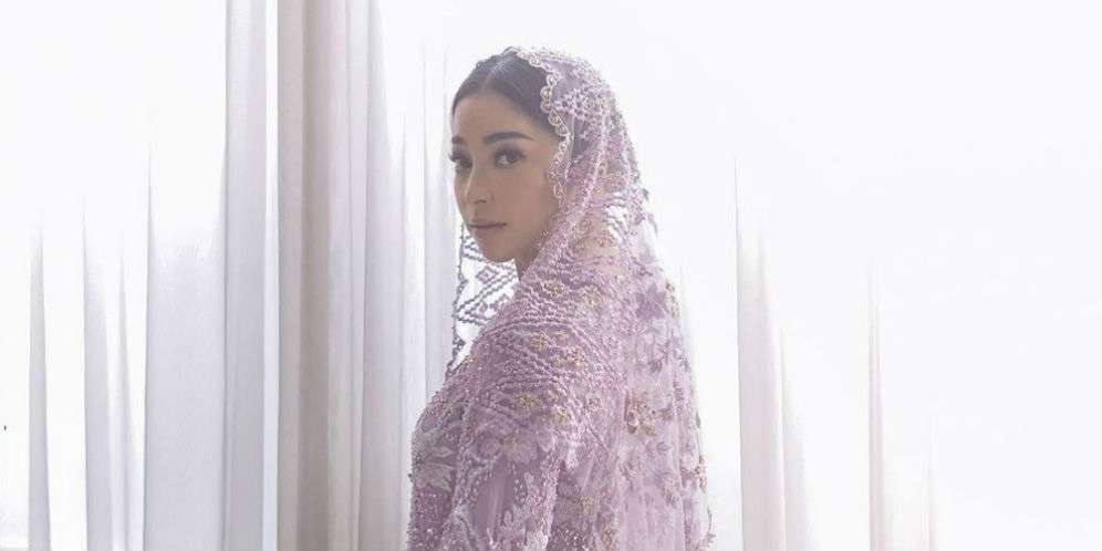 Pesona 5 Seleb Cantik Saat Pengajian Jelang Nikah