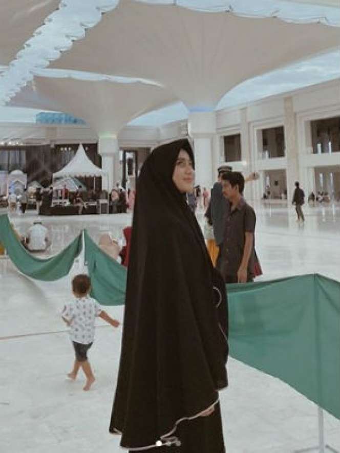 Potret Serell Nadirah, Selebgram Cantik Istri Taqy Malik