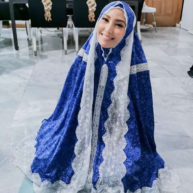 5 Seleb Cantik Ini Khatam Alquran di Tengah Kesibukan