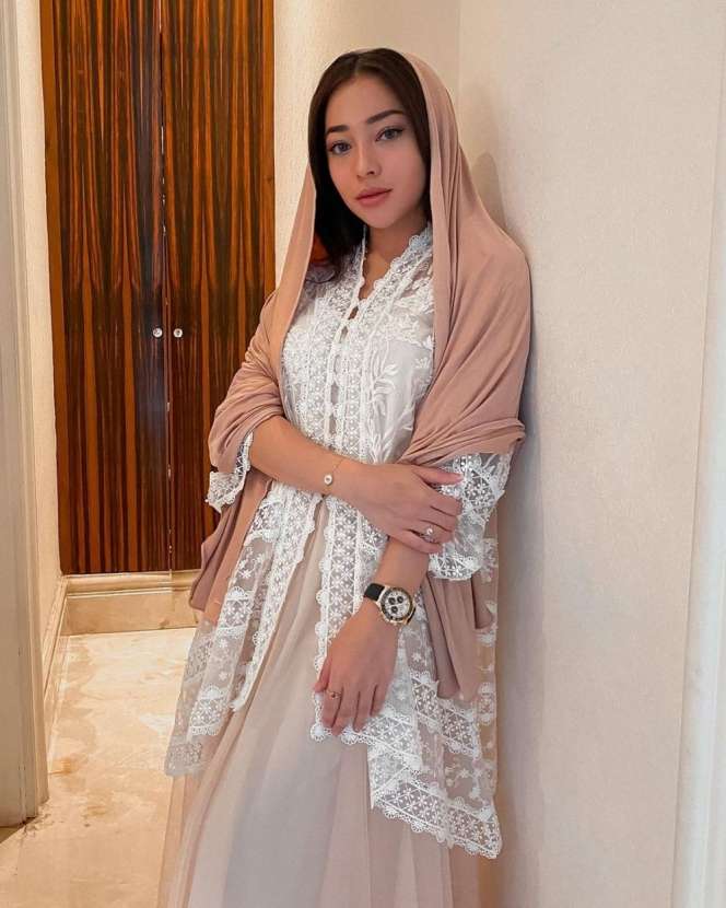 5 Seleb Cantik Ini Khatam Alquran di Tengah Kesibukan