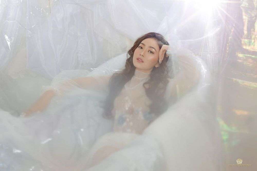Gaya Pemotretan Natasha Wilona di Bathtub, Cowok Susah Kedip!