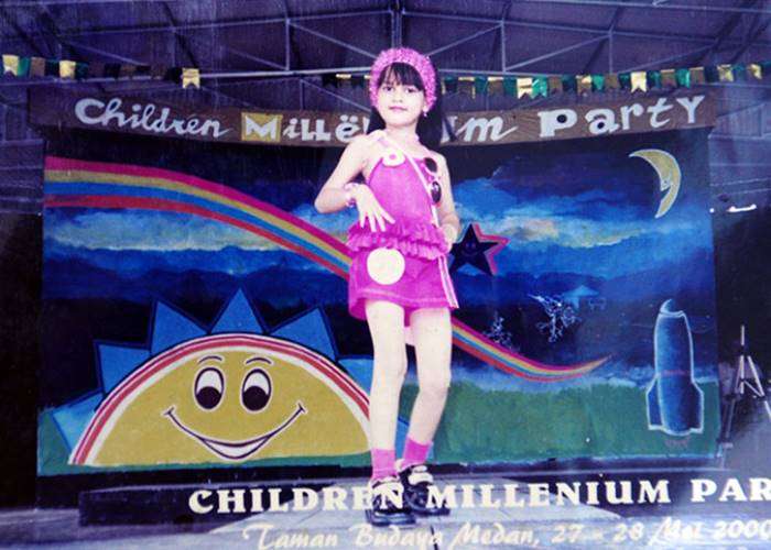 Gemesin Banget! Potret Masa Kecil Cut Meyriska