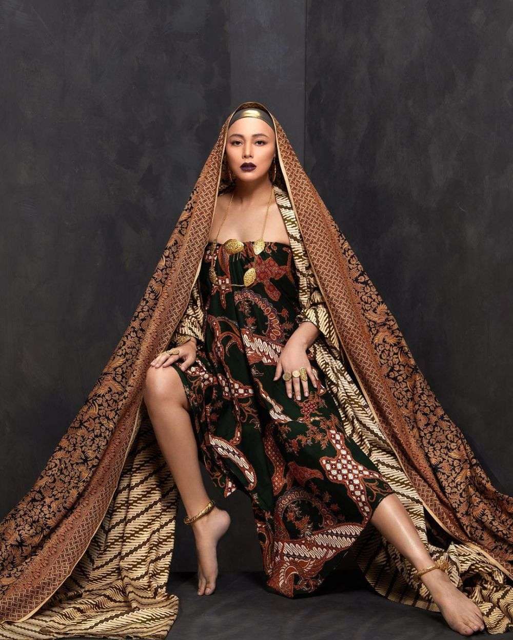 Potret Maternity Whulandary Herman Jadi Sorotan