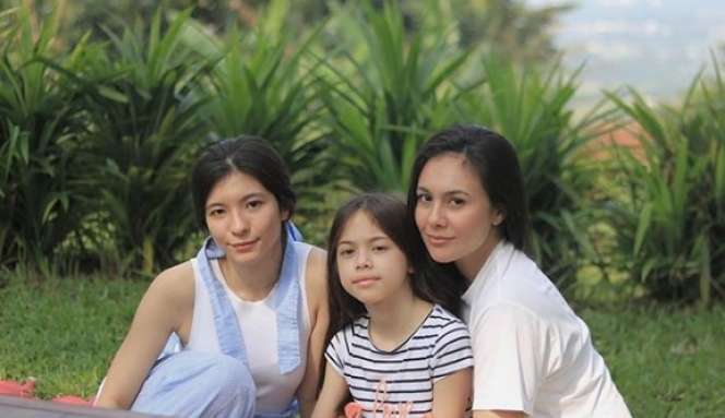 Tiga Selebriti Ini Punya Anak Saat Berumur Belasan Tahun