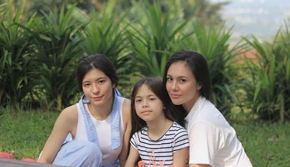 Tiga Selebriti Ini Punya Anak Saat Berumur Belasan Tahun