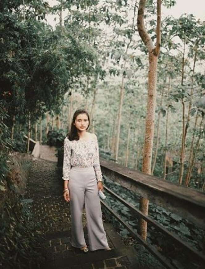 Pesona Sarah Menzel, Kekasih Azriel Hermansyah