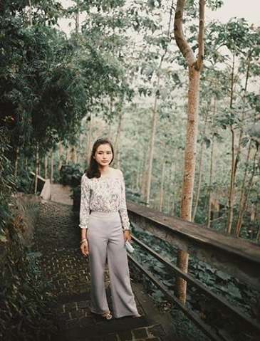 Pesona Sarah Menzel, Kekasih Azriel Hermansyah