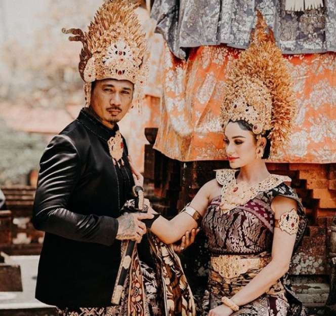 Terpaut Usia Lebih 10 Tahun, Pasangan Seleb Ini Tetap Harmonis