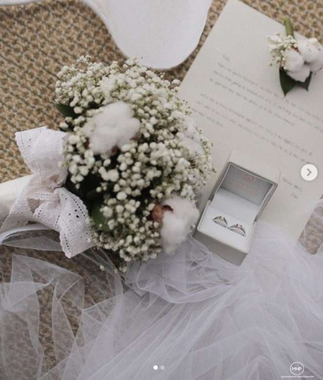 Potret Romantis Ivan Gunawan dan Bella Aprilia Saat Prewedding