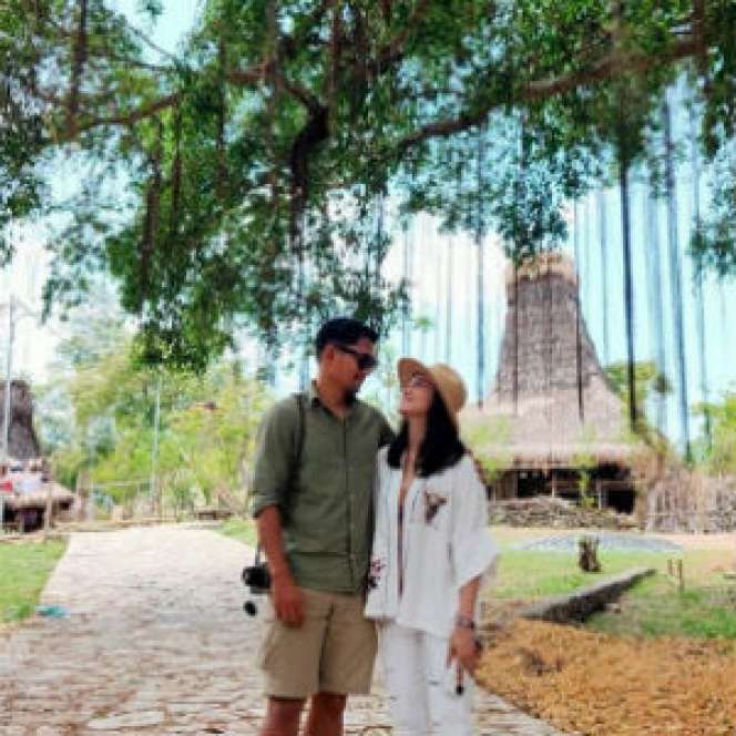 5 Potret Ibnu Jamil dan Ririn Ekawati Liburan Bareng