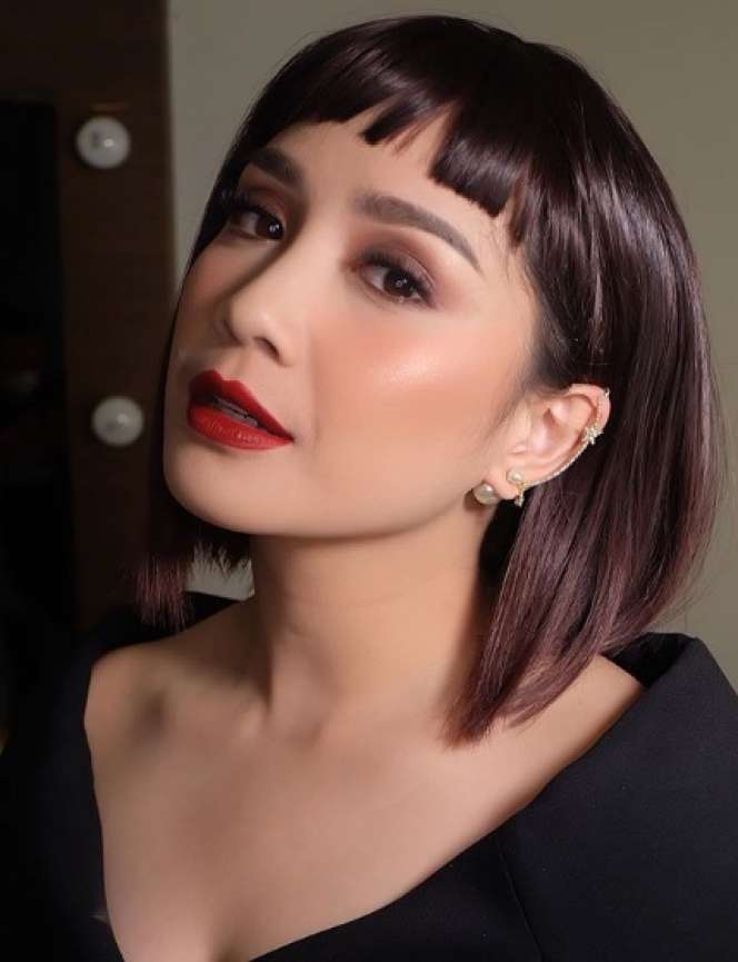 Tampil Beda, Potret Nagita Slavina Pakai Wig Pendek & Berponi