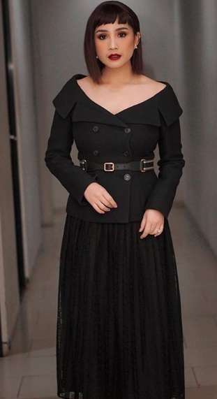 Tampil Beda, Potret Nagita Slavina Pakai Wig Pendek & Berponi