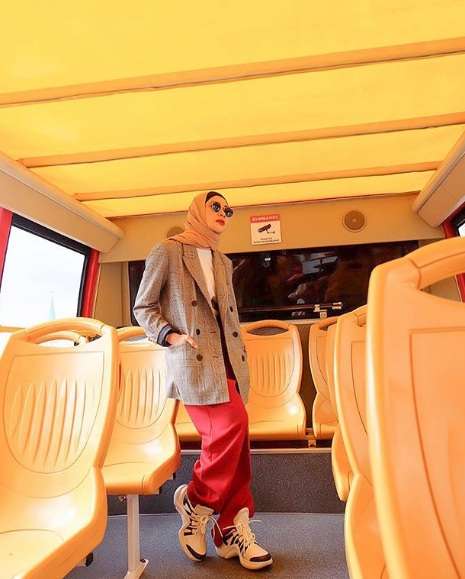 Gaya OOTD Indah Dewi Pertiwi, Modis Banget