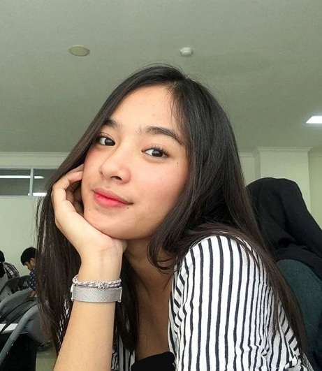 5 Potret Asisten Artis yang Tak Kalah Modis dari Sang Bos