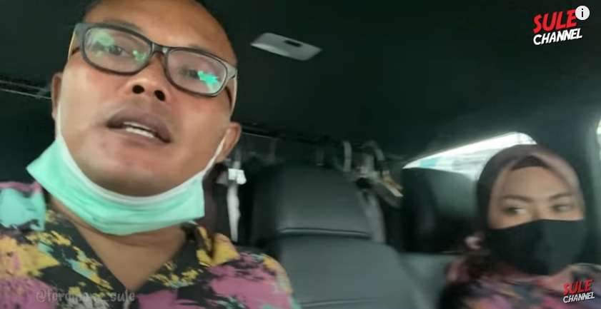 Penuh Haru Potret Sule Ziarah Ke Makam Lina, Mohon Doa Restu