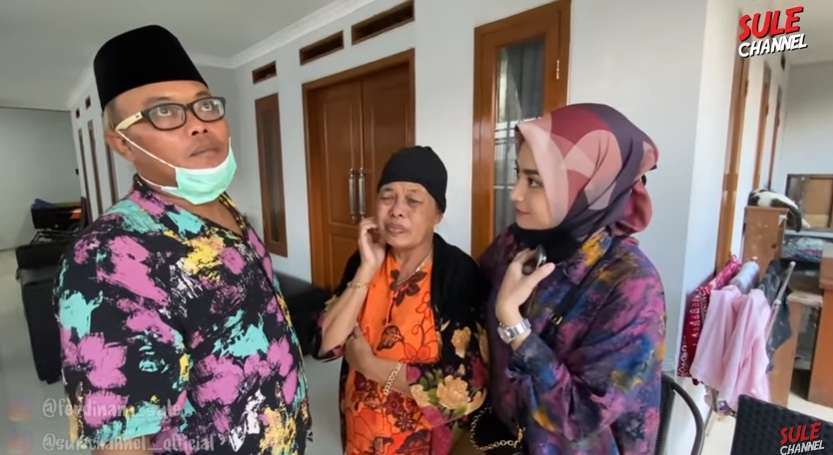 Penuh Haru Potret Sule Ziarah Ke Makam Lina, Mohon Doa Restu