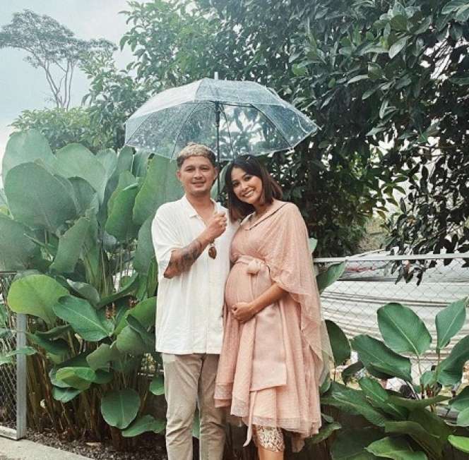 Potret Baby Bump Bunga Jelitha, Gayanya Simpel Banget!