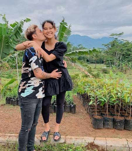 Potret Baby Bump Bunga Jelitha, Gayanya Simpel Banget!