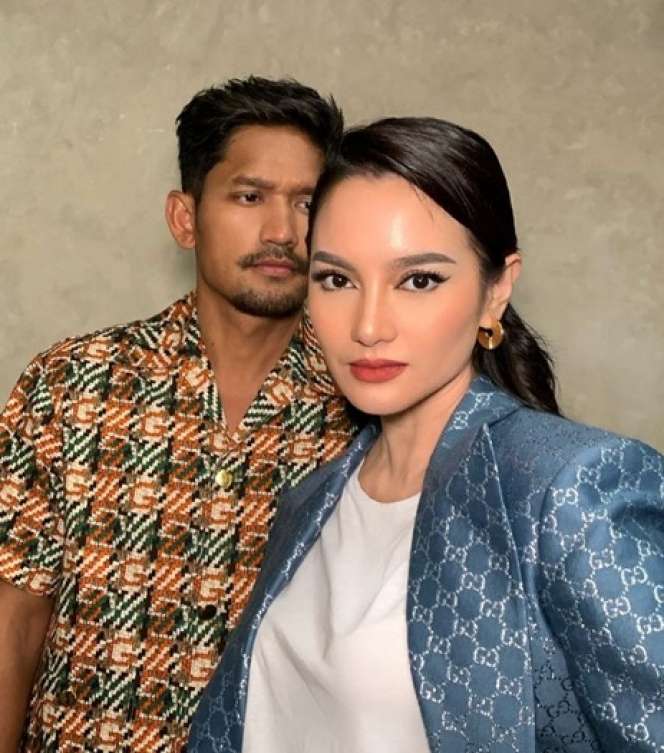 Tak Canggung, Gaya Pemotretan Ririn Ekawati dan Ibnu Jamil