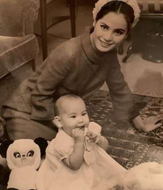 Cantiknya Dewi Sukarno di Usia 27, Saat Hidup di Pengasingan
