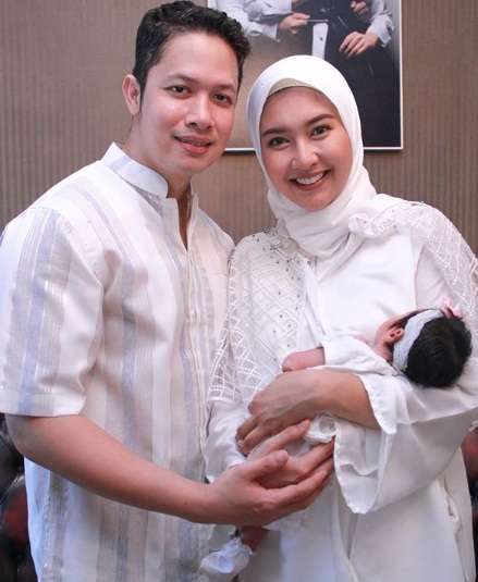 Usai Melahirkan Kevin Lilliana Mantap Berhijab