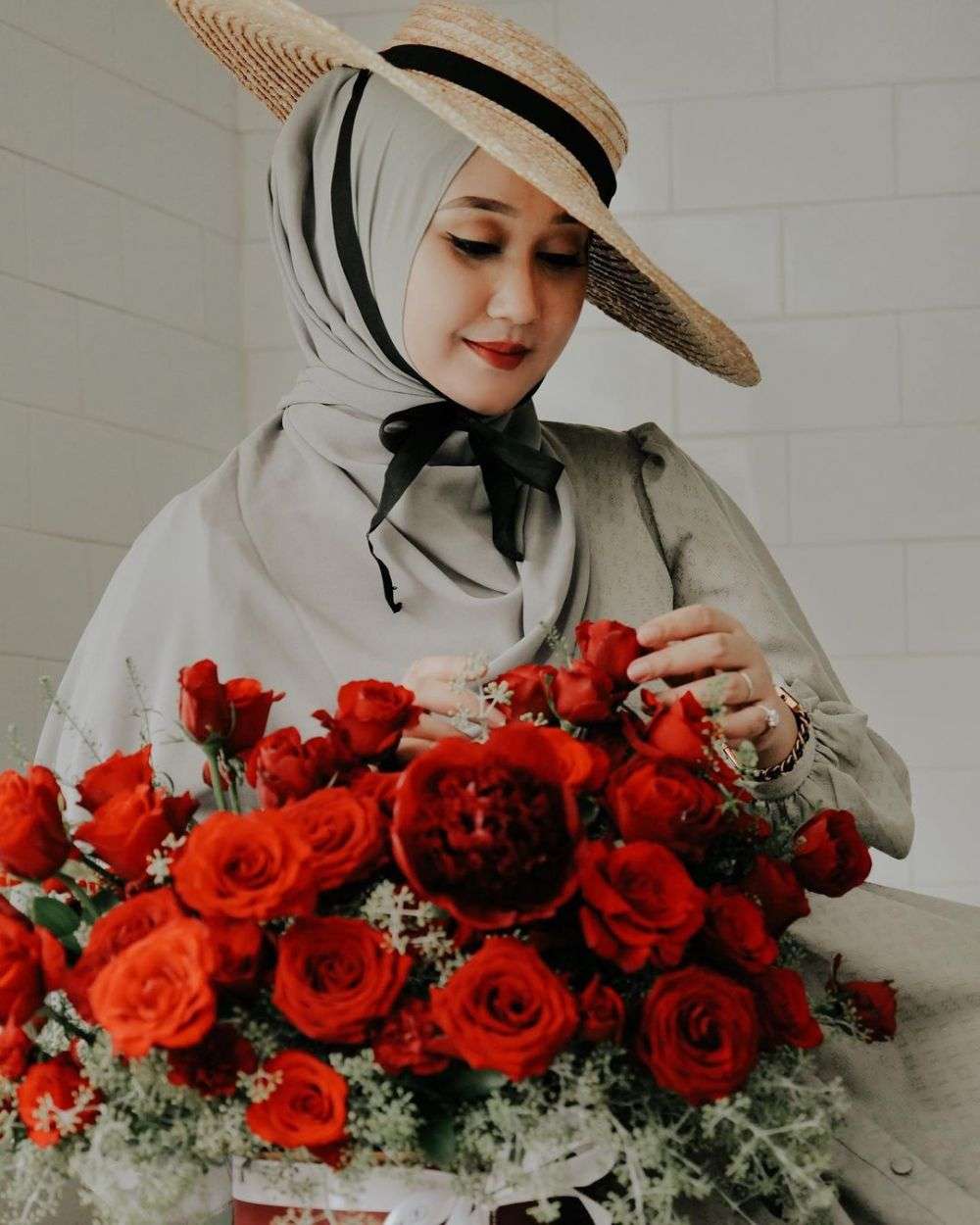 Stunning! Penampilan Dian Pelangi Pemotretan di Dapur