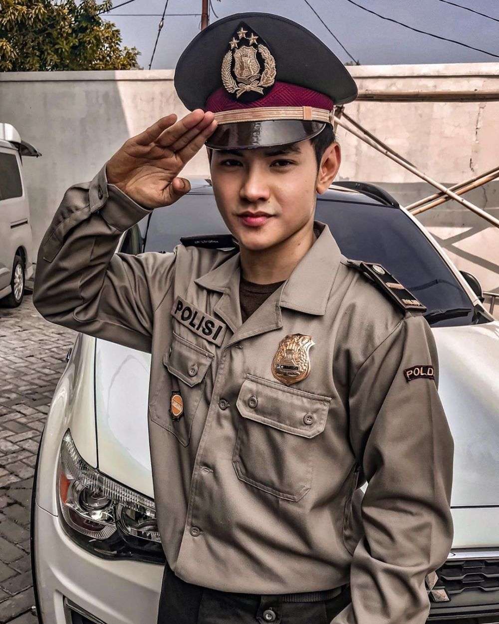 Potret 5 Seleb Ganteng Berseragam Polisi