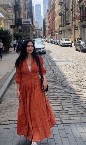 Adu Gaya Para Istri Menteri, Iis Rosita Paling Disorot 