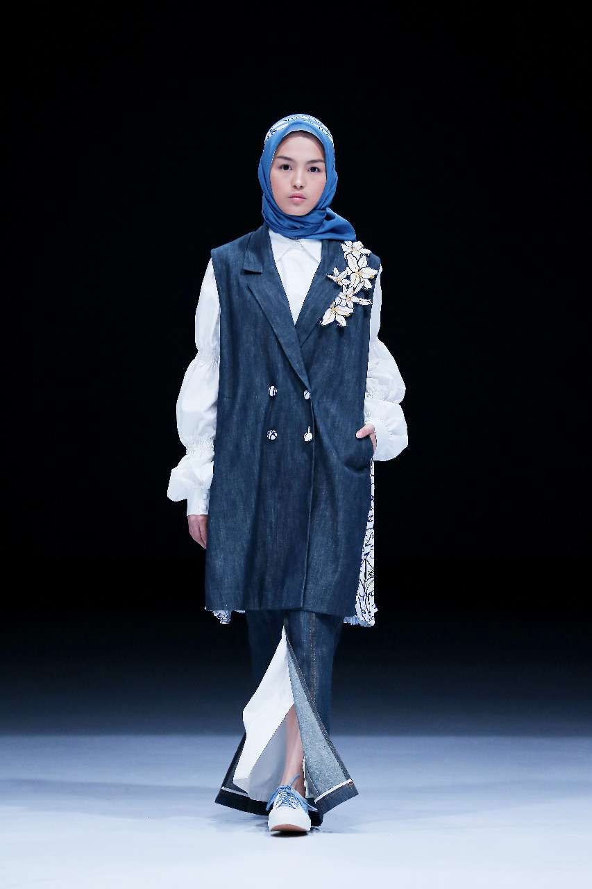 Koleksi Memukau Restu Anggraini di JFW 2021