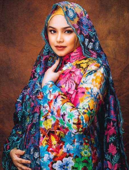 Potret Siti Nurhaliza Hamil Anak Kedua di Usia 41 Tahun