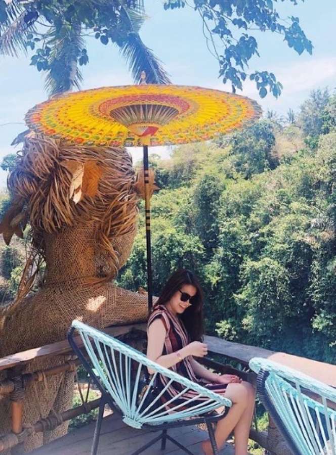 Cantiknya Chen Giovani, Calon Mantu Hotman Paris