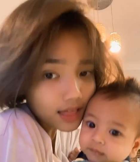 5 Potret Fuji, Adik Bibi yang Asuh Anak Vanessa Angel