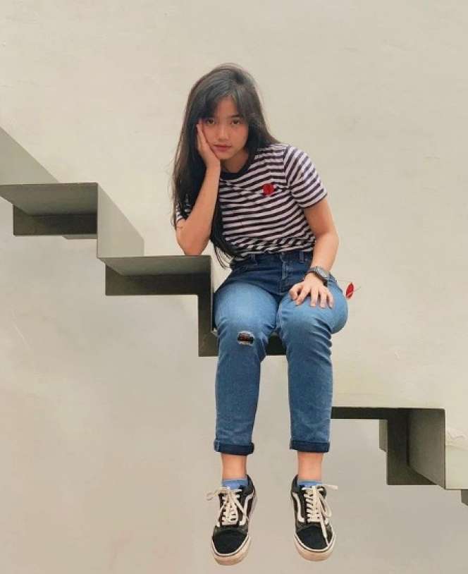 5 Potret Fuji, Adik Bibi yang Asuh Anak Vanessa Angel