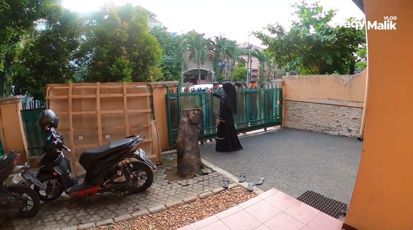 Punya 'Mesin Uang', Lihat Potret Rumah Taqy Malik