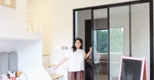 Saat Artis Lain Sepi Job, 5 Seleb Ini Justru Punya Rumah Baru