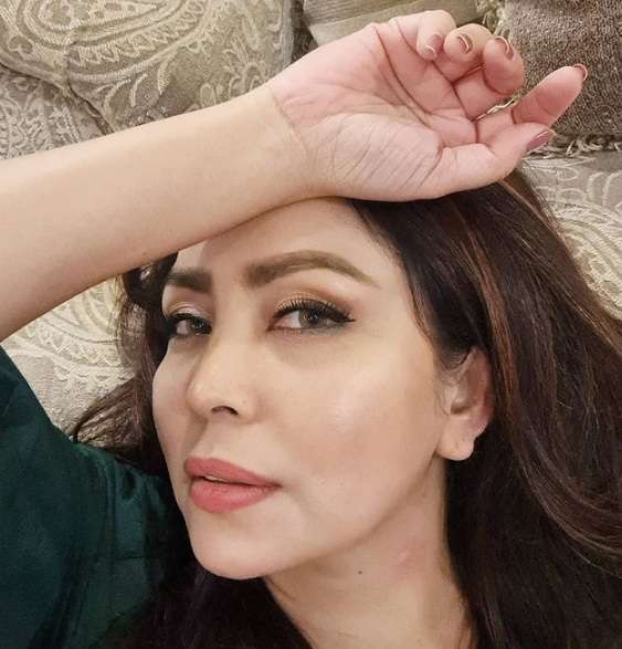 Tiga Seleb Cantik Ini Pamer Bekas Tanda Merah di Tubuh