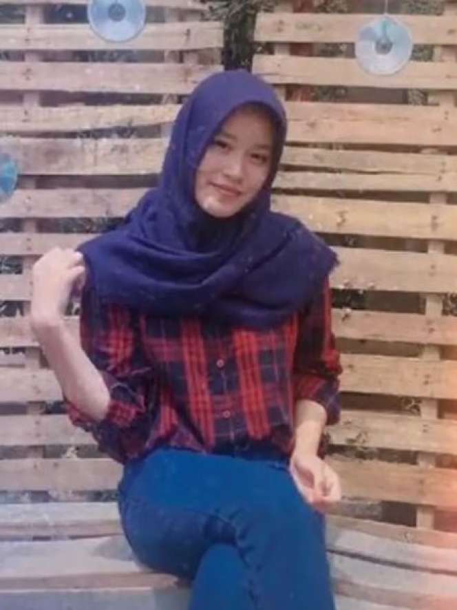 5 Potret Aslinya Cewek yang Viral Foto KTP-nya Tertawa