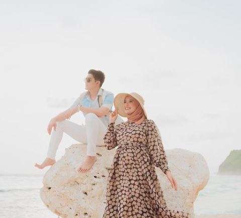 Potret Maternity Zaskia Sungkar-Irwansyah di Pulau Dewata