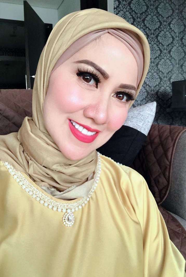 Hijrah, Venna Melinda Belajar Iqro Bareng Putri Kecilnya